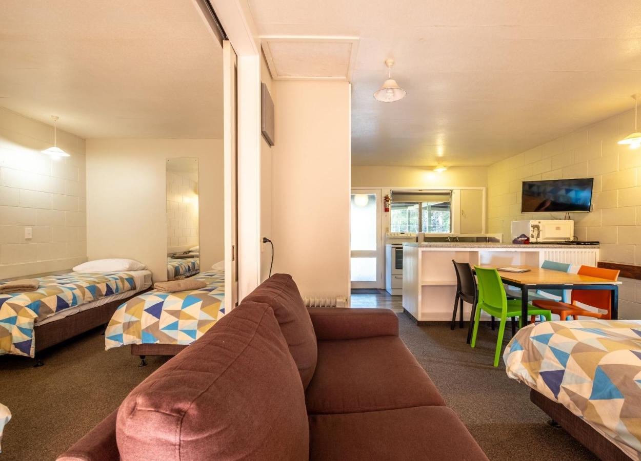 Alpine Adventure Holiday Park แฮนเมอร์สปริงส์ ภายนอก รูปภาพ