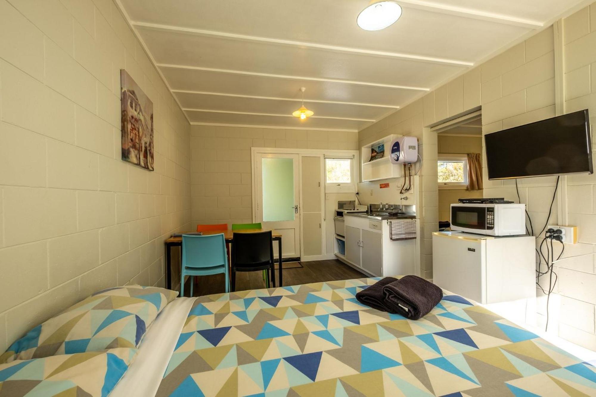 Alpine Adventure Holiday Park แฮนเมอร์สปริงส์ ภายนอก รูปภาพ