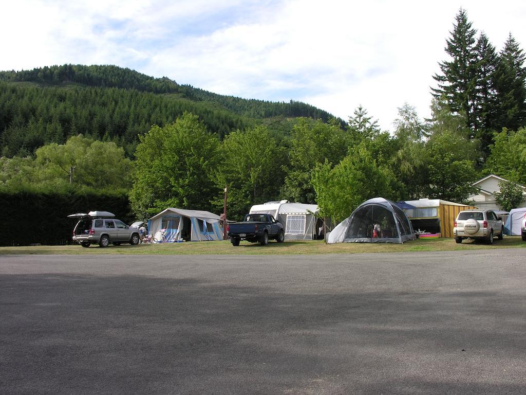 Alpine Adventure Holiday Park แฮนเมอร์สปริงส์ ภายนอก รูปภาพ
