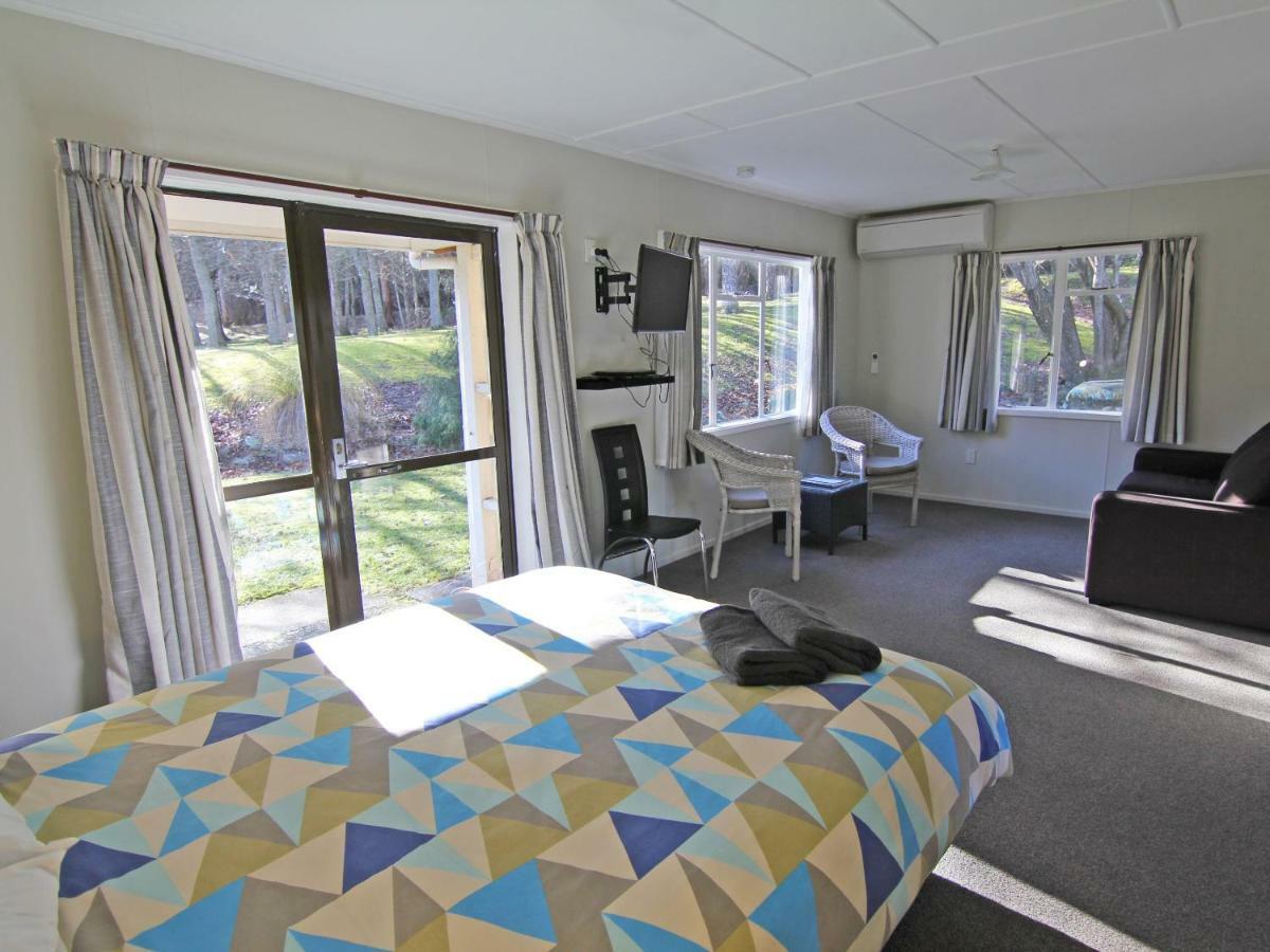 Alpine Adventure Holiday Park แฮนเมอร์สปริงส์ ภายนอก รูปภาพ