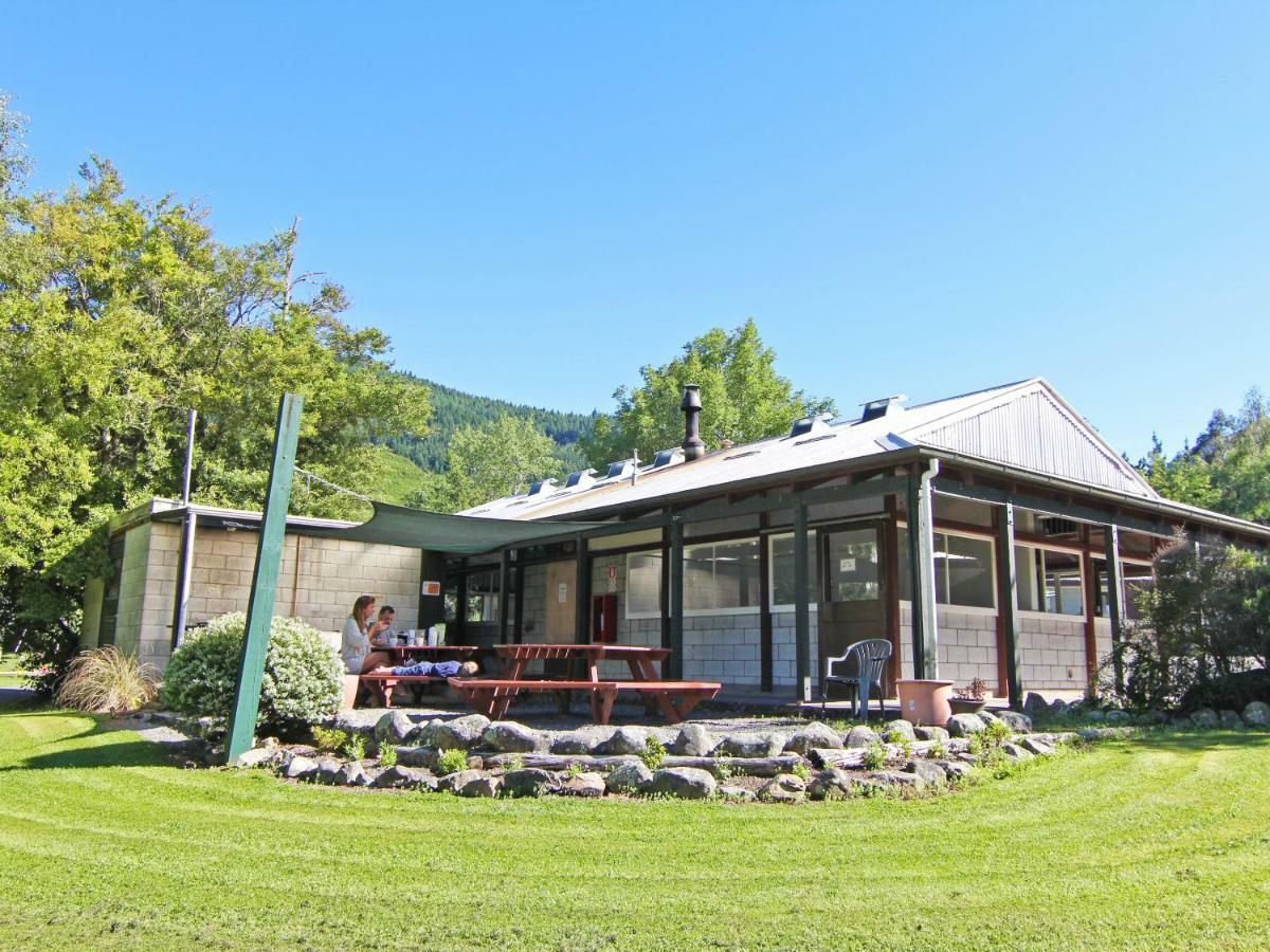 Alpine Adventure Holiday Park แฮนเมอร์สปริงส์ ภายนอก รูปภาพ